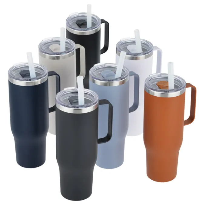 Hunter Vacuum Mug with Straw - 30 oz.