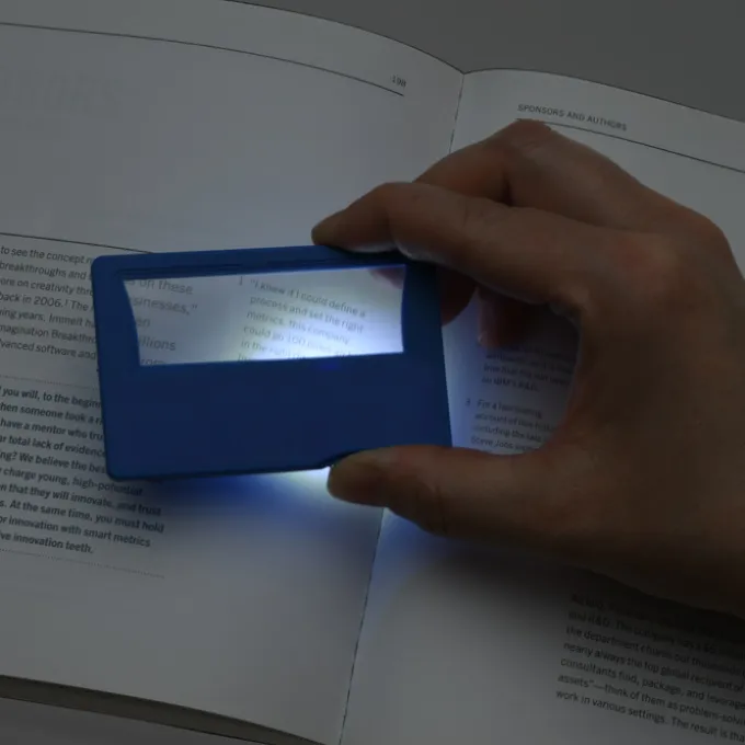 Shine On Credit Card Magnifier