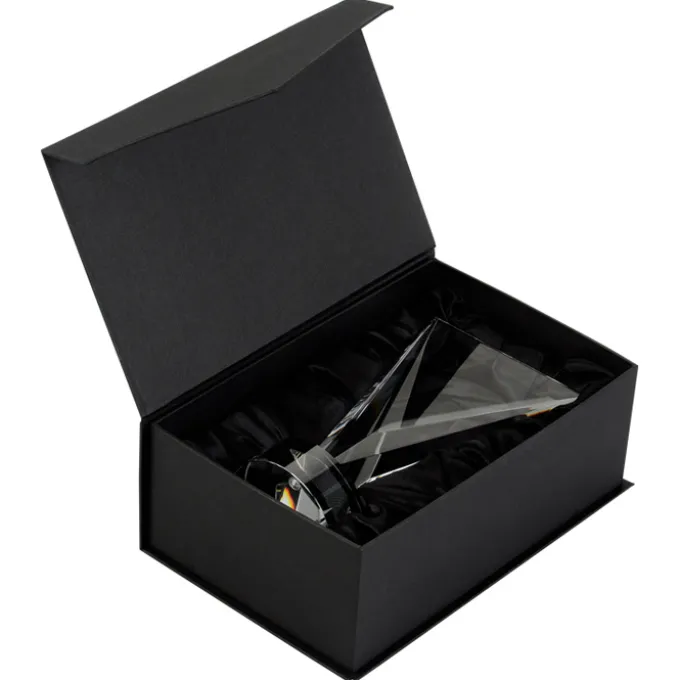 Valiant Crystal Award - 8 inches - 24 hr