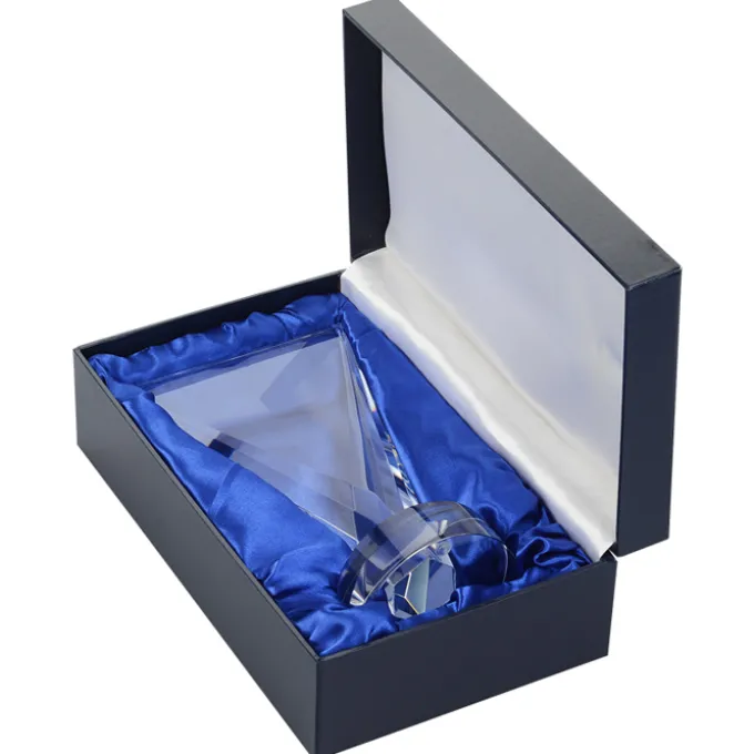 Valiant Crystal Award - 9 inches - 24 hr
